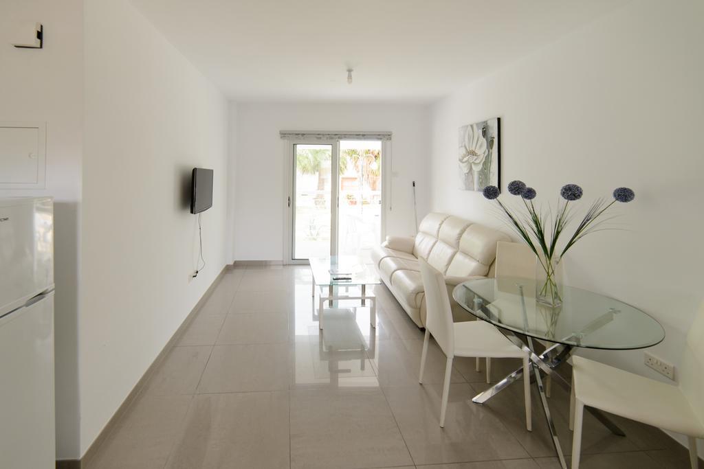 Katalimata Court Apartamento Agia Napa Exterior foto
