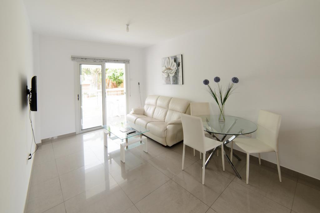 Katalimata Court Apartamento Agia Napa Exterior foto