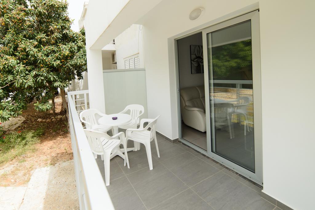 Katalimata Court Apartamento Agia Napa Exterior foto